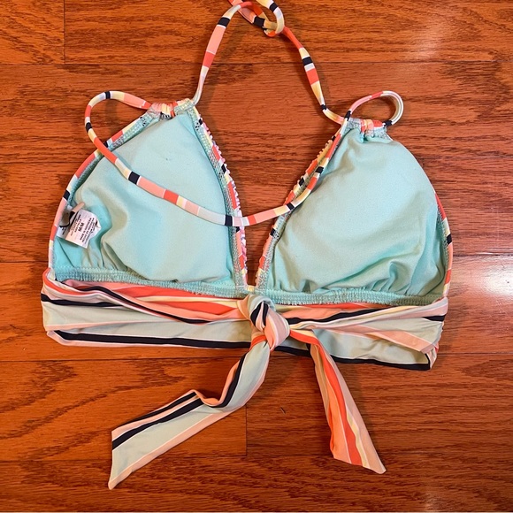 David Cremeux woman’s size medium two piece striped swimsuit. - Picture 5 of 9